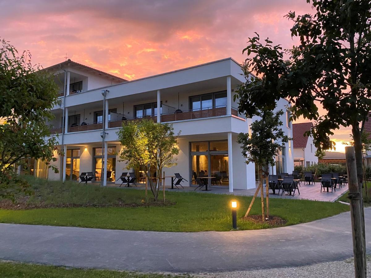 Bachhof Resort Hotel Kirchroth Buitenkant foto