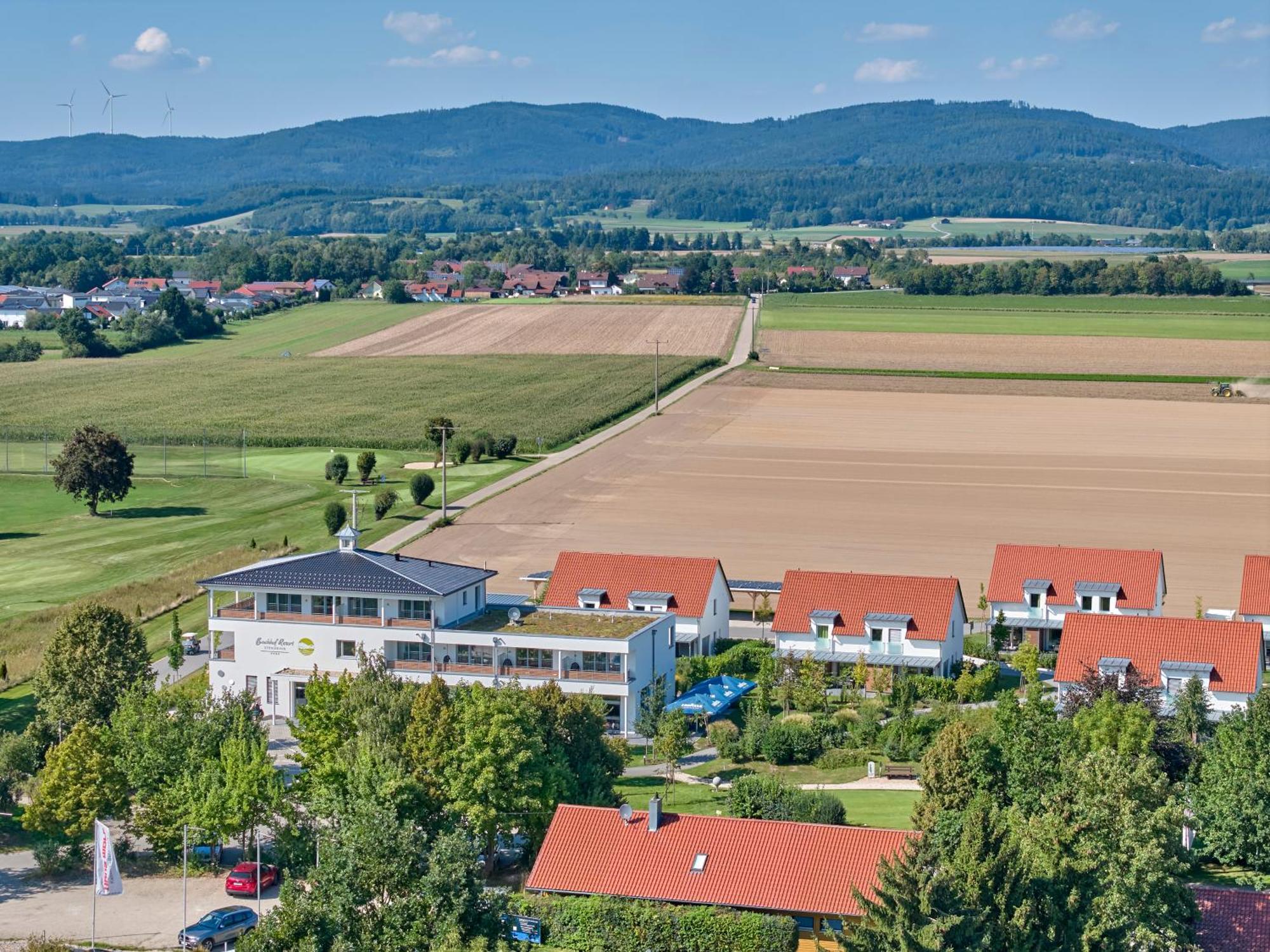 Bachhof Resort Hotel Kirchroth Buitenkant foto